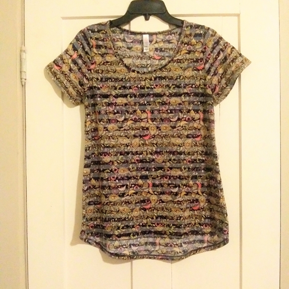 LulaRoe Classic Top - Picture 1 of 4